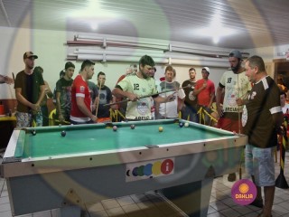 
<a style='margin-left: 5px;' class='btn btn-xs btn-social btn-facebook' href='https://www.facebook.com/sharer/sharer.php?u=https://www.boladovale.com.br/imgs/800-800-90/conteudo/fotos/1437/img7950.jpg' rel='popup' data-width='500' data-height='400'><i class='fa fa-facebook'></i>Compartilhar <span class='hidden-xs'>no Facebook</span>
</a> 
<a class='btn btn-default btn-xs' target='_blank' href='imgs/800-800-90/conteudo/fotos/1437/img7950.jpg'>
<span class='glyphicon glyphicon-cloud-download'></span> Salvar
</a> 
<span></span>