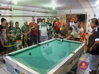 
<a style='margin-left: 5px;' class='btn btn-xs btn-social btn-facebook' href='https://www.facebook.com/sharer/sharer.php?u=https://www.boladovale.com.br/imgs/800-800-90/conteudo/fotos/1437/img7955.jpg' rel='popup' data-width='500' data-height='400'><i class='fa fa-facebook'></i>Compartilhar <span class='hidden-xs'>no Facebook</span>
</a> 
<a class='btn btn-default btn-xs' target='_blank' href='imgs/800-800-90/conteudo/fotos/1437/img7955.jpg'>
<span class='glyphicon glyphicon-cloud-download'></span> Salvar
</a> 
<span></span>