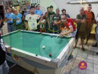 
<a style='margin-left: 5px;' class='btn btn-xs btn-social btn-facebook' href='https://www.facebook.com/sharer/sharer.php?u=https://www.boladovale.com.br/imgs/800-800-90/conteudo/fotos/1437/img7956.jpg' rel='popup' data-width='500' data-height='400'><i class='fa fa-facebook'></i>Compartilhar <span class='hidden-xs'>no Facebook</span>
</a> 
<a class='btn btn-default btn-xs' target='_blank' href='imgs/800-800-90/conteudo/fotos/1437/img7956.jpg'>
<span class='glyphicon glyphicon-cloud-download'></span> Salvar
</a> 
<span></span>