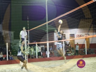 
<a style='margin-left: 5px;' class='btn btn-xs btn-social btn-facebook' href='https://www.facebook.com/sharer/sharer.php?u=https://www.boladovale.com.br/imgs/800-800-90/conteudo/fotos/1438/img8023.jpg' rel='popup' data-width='500' data-height='400'><i class='fa fa-facebook'></i>Compartilhar <span class='hidden-xs'>no Facebook</span>
</a> 
<a class='btn btn-default btn-xs' target='_blank' href='imgs/800-800-90/conteudo/fotos/1438/img8023.jpg'>
<span class='glyphicon glyphicon-cloud-download'></span> Salvar
</a> 
<span></span>