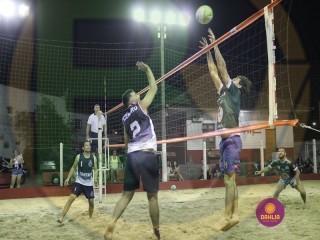 
<a style='margin-left: 5px;' class='btn btn-xs btn-social btn-facebook' href='https://www.facebook.com/sharer/sharer.php?u=https://www.boladovale.com.br/imgs/800-800-90/conteudo/fotos/1438/img8241.jpg' rel='popup' data-width='500' data-height='400'><i class='fa fa-facebook'></i>Compartilhar <span class='hidden-xs'>no Facebook</span>
</a> 
<a class='btn btn-default btn-xs' target='_blank' href='imgs/800-800-90/conteudo/fotos/1438/img8241.jpg'>
<span class='glyphicon glyphicon-cloud-download'></span> Salvar
</a> 
<span></span>