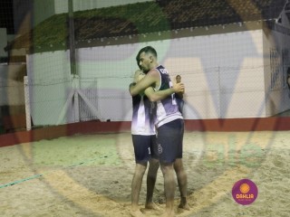 
<a style='margin-left: 5px;' class='btn btn-xs btn-social btn-facebook' href='https://www.facebook.com/sharer/sharer.php?u=https://www.boladovale.com.br/imgs/800-800-90/conteudo/fotos/1438/img8286.jpg' rel='popup' data-width='500' data-height='400'><i class='fa fa-facebook'></i>Compartilhar <span class='hidden-xs'>no Facebook</span>
</a> 
<a class='btn btn-default btn-xs' target='_blank' href='imgs/800-800-90/conteudo/fotos/1438/img8286.jpg'>
<span class='glyphicon glyphicon-cloud-download'></span> Salvar
</a> 
<span></span>