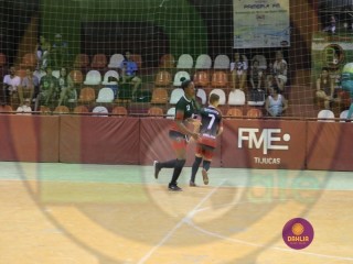 
<a style='margin-left: 5px;' class='btn btn-xs btn-social btn-facebook' href='https://www.facebook.com/sharer/sharer.php?u=https://www.boladovale.com.br/imgs/800-800-90/conteudo/fotos/1439/img7911.jpg' rel='popup' data-width='500' data-height='400'><i class='fa fa-facebook'></i>Compartilhar <span class='hidden-xs'>no Facebook</span>
</a> 
<a class='btn btn-default btn-xs' target='_blank' href='imgs/800-800-90/conteudo/fotos/1439/img7911.jpg'>
<span class='glyphicon glyphicon-cloud-download'></span> Salvar
</a> 
<span></span>