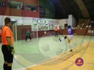 
<a style='margin-left: 5px;' class='btn btn-xs btn-social btn-facebook' href='https://www.facebook.com/sharer/sharer.php?u=https://www.boladovale.com.br/imgs/800-800-90/conteudo/fotos/1439/img8054.jpg' rel='popup' data-width='500' data-height='400'><i class='fa fa-facebook'></i>Compartilhar <span class='hidden-xs'>no Facebook</span>
</a> 
<a class='btn btn-default btn-xs' target='_blank' href='imgs/800-800-90/conteudo/fotos/1439/img8054.jpg'>
<span class='glyphicon glyphicon-cloud-download'></span> Salvar
</a> 
<span></span>