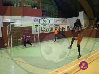 
<a style='margin-left: 5px;' class='btn btn-xs btn-social btn-facebook' href='https://www.facebook.com/sharer/sharer.php?u=https://www.boladovale.com.br/imgs/800-800-90/conteudo/fotos/1439/img8063.jpg' rel='popup' data-width='500' data-height='400'><i class='fa fa-facebook'></i>Compartilhar <span class='hidden-xs'>no Facebook</span>
</a> 
<a class='btn btn-default btn-xs' target='_blank' href='imgs/800-800-90/conteudo/fotos/1439/img8063.jpg'>
<span class='glyphicon glyphicon-cloud-download'></span> Salvar
</a> 
<span></span>