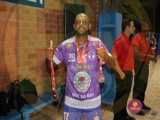 
<a style='margin-left: 5px;' class='btn btn-xs btn-social btn-facebook' href='https://www.facebook.com/sharer/sharer.php?u=https://www.boladovale.com.br/imgs/800-800-90/conteudo/fotos/1441/img8462.jpg' rel='popup' data-width='500' data-height='400'><i class='fa fa-facebook'></i>Compartilhar <span class='hidden-xs'>no Facebook</span>
</a> 
<a class='btn btn-default btn-xs' target='_blank' href='imgs/800-800-90/conteudo/fotos/1441/img8462.jpg'>
<span class='glyphicon glyphicon-cloud-download'></span> Salvar
</a> 
<span></span>
