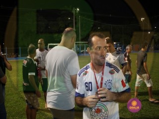
<a style='margin-left: 5px;' class='btn btn-xs btn-social btn-facebook' href='https://www.facebook.com/sharer/sharer.php?u=https://www.boladovale.com.br/imgs/800-800-90/conteudo/fotos/1442/img8671.jpg' rel='popup' data-width='500' data-height='400'><i class='fa fa-facebook'></i>Compartilhar <span class='hidden-xs'>no Facebook</span>
</a> 
<a class='btn btn-default btn-xs' target='_blank' href='imgs/800-800-90/conteudo/fotos/1442/img8671.jpg'>
<span class='glyphicon glyphicon-cloud-download'></span> Salvar
</a> 
<span></span>