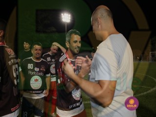 
<a style='margin-left: 5px;' class='btn btn-xs btn-social btn-facebook' href='https://www.facebook.com/sharer/sharer.php?u=https://www.boladovale.com.br/imgs/800-800-90/conteudo/fotos/1442/img8681.jpg' rel='popup' data-width='500' data-height='400'><i class='fa fa-facebook'></i>Compartilhar <span class='hidden-xs'>no Facebook</span>
</a> 
<a class='btn btn-default btn-xs' target='_blank' href='imgs/800-800-90/conteudo/fotos/1442/img8681.jpg'>
<span class='glyphicon glyphicon-cloud-download'></span> Salvar
</a> 
<span></span>