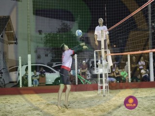 
<a style='margin-left: 5px;' class='btn btn-xs btn-social btn-facebook' href='https://www.facebook.com/sharer/sharer.php?u=https://www.boladovale.com.br/imgs/800-800-90/conteudo/fotos/1444/img9049.jpg' rel='popup' data-width='500' data-height='400'><i class='fa fa-facebook'></i>Compartilhar <span class='hidden-xs'>no Facebook</span>
</a> 
<a class='btn btn-default btn-xs' target='_blank' href='imgs/800-800-90/conteudo/fotos/1444/img9049.jpg'>
<span class='glyphicon glyphicon-cloud-download'></span> Salvar
</a> 
<span></span>