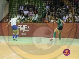 
<a style='margin-left: 5px;' class='btn btn-xs btn-social btn-facebook' href='https://www.facebook.com/sharer/sharer.php?u=https://www.boladovale.com.br/imgs/800-800-90/conteudo/fotos/1445/img8875.jpg' rel='popup' data-width='500' data-height='400'><i class='fa fa-facebook'></i>Compartilhar <span class='hidden-xs'>no Facebook</span>
</a> 
<a class='btn btn-default btn-xs' target='_blank' href='imgs/800-800-90/conteudo/fotos/1445/img8875.jpg'>
<span class='glyphicon glyphicon-cloud-download'></span> Salvar
</a> 
<span></span>