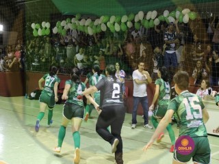 
<a style='margin-left: 5px;' class='btn btn-xs btn-social btn-facebook' href='https://www.facebook.com/sharer/sharer.php?u=https://www.boladovale.com.br/imgs/800-800-90/conteudo/fotos/1445/img8993.jpg' rel='popup' data-width='500' data-height='400'><i class='fa fa-facebook'></i>Compartilhar <span class='hidden-xs'>no Facebook</span>
</a> 
<a class='btn btn-default btn-xs' target='_blank' href='imgs/800-800-90/conteudo/fotos/1445/img8993.jpg'>
<span class='glyphicon glyphicon-cloud-download'></span> Salvar
</a> 
<span></span>