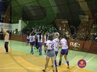 
<a style='margin-left: 5px;' class='btn btn-xs btn-social btn-facebook' href='https://www.facebook.com/sharer/sharer.php?u=https://www.boladovale.com.br/imgs/800-800-90/conteudo/fotos/1445/img9009.jpg' rel='popup' data-width='500' data-height='400'><i class='fa fa-facebook'></i>Compartilhar <span class='hidden-xs'>no Facebook</span>
</a> 
<a class='btn btn-default btn-xs' target='_blank' href='imgs/800-800-90/conteudo/fotos/1445/img9009.jpg'>
<span class='glyphicon glyphicon-cloud-download'></span> Salvar
</a> 
<span></span>