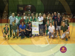 
<a style='margin-left: 5px;' class='btn btn-xs btn-social btn-facebook' href='https://www.facebook.com/sharer/sharer.php?u=https://www.boladovale.com.br/imgs/800-800-90/conteudo/fotos/1445/img9033.jpg' rel='popup' data-width='500' data-height='400'><i class='fa fa-facebook'></i>Compartilhar <span class='hidden-xs'>no Facebook</span>
</a> 
<a class='btn btn-default btn-xs' target='_blank' href='imgs/800-800-90/conteudo/fotos/1445/img9033.jpg'>
<span class='glyphicon glyphicon-cloud-download'></span> Salvar
</a> 
<span></span>