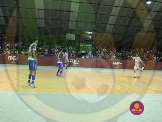 
<a style='margin-left: 5px;' class='btn btn-xs btn-social btn-facebook' href='https://www.facebook.com/sharer/sharer.php?u=https://www.boladovale.com.br/imgs/800-800-90/conteudo/fotos/1446/img8016.jpg' rel='popup' data-width='500' data-height='400'><i class='fa fa-facebook'></i>Compartilhar <span class='hidden-xs'>no Facebook</span>
</a> 
<a class='btn btn-default btn-xs' target='_blank' href='imgs/800-800-90/conteudo/fotos/1446/img8016.jpg'>
<span class='glyphicon glyphicon-cloud-download'></span> Salvar
</a> 
<span></span>
