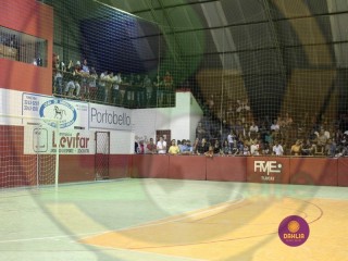 
<a style='margin-left: 5px;' class='btn btn-xs btn-social btn-facebook' href='https://www.facebook.com/sharer/sharer.php?u=https://www.boladovale.com.br/imgs/800-800-90/conteudo/fotos/1446/img8024.jpg' rel='popup' data-width='500' data-height='400'><i class='fa fa-facebook'></i>Compartilhar <span class='hidden-xs'>no Facebook</span>
</a> 
<a class='btn btn-default btn-xs' target='_blank' href='imgs/800-800-90/conteudo/fotos/1446/img8024.jpg'>
<span class='glyphicon glyphicon-cloud-download'></span> Salvar
</a> 
<span></span>