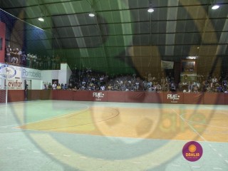 
<a style='margin-left: 5px;' class='btn btn-xs btn-social btn-facebook' href='https://www.facebook.com/sharer/sharer.php?u=https://www.boladovale.com.br/imgs/800-800-90/conteudo/fotos/1446/img8025.jpg' rel='popup' data-width='500' data-height='400'><i class='fa fa-facebook'></i>Compartilhar <span class='hidden-xs'>no Facebook</span>
</a> 
<a class='btn btn-default btn-xs' target='_blank' href='imgs/800-800-90/conteudo/fotos/1446/img8025.jpg'>
<span class='glyphicon glyphicon-cloud-download'></span> Salvar
</a> 
<span></span>