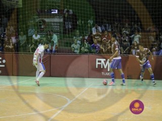 
<a style='margin-left: 5px;' class='btn btn-xs btn-social btn-facebook' href='https://www.facebook.com/sharer/sharer.php?u=https://www.boladovale.com.br/imgs/800-800-90/conteudo/fotos/1446/img9066.jpg' rel='popup' data-width='500' data-height='400'><i class='fa fa-facebook'></i>Compartilhar <span class='hidden-xs'>no Facebook</span>
</a> 
<a class='btn btn-default btn-xs' target='_blank' href='imgs/800-800-90/conteudo/fotos/1446/img9066.jpg'>
<span class='glyphicon glyphicon-cloud-download'></span> Salvar
</a> 
<span></span>