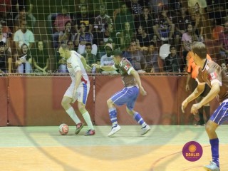
<a style='margin-left: 5px;' class='btn btn-xs btn-social btn-facebook' href='https://www.facebook.com/sharer/sharer.php?u=https://www.boladovale.com.br/imgs/800-800-90/conteudo/fotos/1446/img9078.jpg' rel='popup' data-width='500' data-height='400'><i class='fa fa-facebook'></i>Compartilhar <span class='hidden-xs'>no Facebook</span>
</a> 
<a class='btn btn-default btn-xs' target='_blank' href='imgs/800-800-90/conteudo/fotos/1446/img9078.jpg'>
<span class='glyphicon glyphicon-cloud-download'></span> Salvar
</a> 
<span></span>