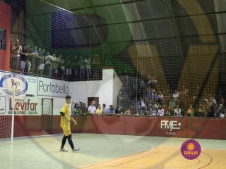
<a style='margin-left: 5px;' class='btn btn-xs btn-social btn-facebook' href='https://www.facebook.com/sharer/sharer.php?u=https://www.boladovale.com.br/imgs/800-800-90/conteudo/fotos/1446/img9170.jpg' rel='popup' data-width='500' data-height='400'><i class='fa fa-facebook'></i>Compartilhar <span class='hidden-xs'>no Facebook</span>
</a> 
<a class='btn btn-default btn-xs' target='_blank' href='imgs/800-800-90/conteudo/fotos/1446/img9170.jpg'>
<span class='glyphicon glyphicon-cloud-download'></span> Salvar
</a> 
<span></span>