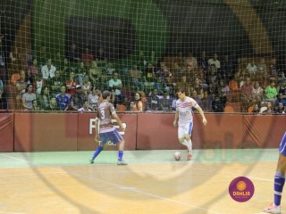
<a style='margin-left: 5px;' class='btn btn-xs btn-social btn-facebook' href='https://www.facebook.com/sharer/sharer.php?u=https://www.boladovale.com.br/imgs/800-800-90/conteudo/fotos/1446/img9189.jpg' rel='popup' data-width='500' data-height='400'><i class='fa fa-facebook'></i>Compartilhar <span class='hidden-xs'>no Facebook</span>
</a> 
<a class='btn btn-default btn-xs' target='_blank' href='imgs/800-800-90/conteudo/fotos/1446/img9189.jpg'>
<span class='glyphicon glyphicon-cloud-download'></span> Salvar
</a> 
<span></span>