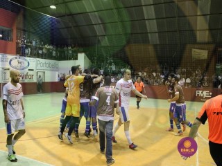 
<a style='margin-left: 5px;' class='btn btn-xs btn-social btn-facebook' href='https://www.facebook.com/sharer/sharer.php?u=https://www.boladovale.com.br/imgs/800-800-90/conteudo/fotos/1446/img9193.jpg' rel='popup' data-width='500' data-height='400'><i class='fa fa-facebook'></i>Compartilhar <span class='hidden-xs'>no Facebook</span>
</a> 
<a class='btn btn-default btn-xs' target='_blank' href='imgs/800-800-90/conteudo/fotos/1446/img9193.jpg'>
<span class='glyphicon glyphicon-cloud-download'></span> Salvar
</a> 
<span></span>