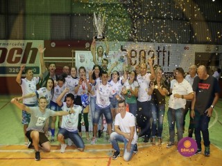 
<a style='margin-left: 5px;' class='btn btn-xs btn-social btn-facebook' href='https://www.facebook.com/sharer/sharer.php?u=https://www.boladovale.com.br/imgs/800-800-90/conteudo/fotos/1447/img9314.jpg' rel='popup' data-width='500' data-height='400'><i class='fa fa-facebook'></i>Compartilhar <span class='hidden-xs'>no Facebook</span>
</a> 
<a class='btn btn-default btn-xs' target='_blank' href='imgs/800-800-90/conteudo/fotos/1447/img9314.jpg'>
<span class='glyphicon glyphicon-cloud-download'></span> Salvar
</a> 
<span></span>