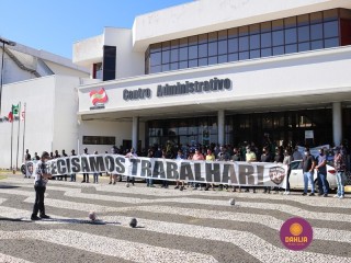 
<a style='margin-left: 5px;' class='btn btn-xs btn-social btn-facebook' href='https://www.facebook.com/sharer/sharer.php?u=https://www.boladovale.com.br/imgs/800-800-90/conteudo/fotos/1448/img8985.jpg' rel='popup' data-width='500' data-height='400'><i class='fa fa-facebook'></i>Compartilhar <span class='hidden-xs'>no Facebook</span>
</a> 
<a class='btn btn-default btn-xs' target='_blank' href='imgs/800-800-90/conteudo/fotos/1448/img8985.jpg'>
<span class='glyphicon glyphicon-cloud-download'></span> Salvar
</a> 
<span></span>