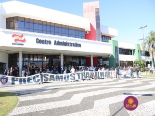 
<a style='margin-left: 5px;' class='btn btn-xs btn-social btn-facebook' href='https://www.facebook.com/sharer/sharer.php?u=https://www.boladovale.com.br/imgs/800-800-90/conteudo/fotos/1448/img9003.jpg' rel='popup' data-width='500' data-height='400'><i class='fa fa-facebook'></i>Compartilhar <span class='hidden-xs'>no Facebook</span>
</a> 
<a class='btn btn-default btn-xs' target='_blank' href='imgs/800-800-90/conteudo/fotos/1448/img9003.jpg'>
<span class='glyphicon glyphicon-cloud-download'></span> Salvar
</a> 
<span></span>