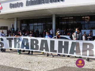 
<a style='margin-left: 5px;' class='btn btn-xs btn-social btn-facebook' href='https://www.facebook.com/sharer/sharer.php?u=https://www.boladovale.com.br/imgs/800-800-90/conteudo/fotos/1448/img9008.jpg' rel='popup' data-width='500' data-height='400'><i class='fa fa-facebook'></i>Compartilhar <span class='hidden-xs'>no Facebook</span>
</a> 
<a class='btn btn-default btn-xs' target='_blank' href='imgs/800-800-90/conteudo/fotos/1448/img9008.jpg'>
<span class='glyphicon glyphicon-cloud-download'></span> Salvar
</a> 
<span></span>