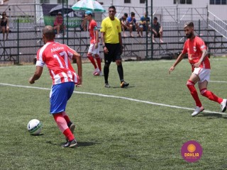 
<a style='margin-left: 5px;' class='btn btn-xs btn-social btn-facebook' href='https://www.facebook.com/sharer/sharer.php?u=https://www.boladovale.com.br/imgs/800-800-90/conteudo/fotos/1449/img0437.jpg' rel='popup' data-width='500' data-height='400'><i class='fa fa-facebook'></i>Compartilhar <span class='hidden-xs'>no Facebook</span>
</a> 
<a class='btn btn-default btn-xs' target='_blank' href='imgs/800-800-90/conteudo/fotos/1449/img0437.jpg'>
<span class='glyphicon glyphicon-cloud-download'></span> Salvar
</a> 
<span></span>