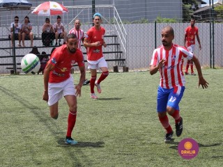 
<a style='margin-left: 5px;' class='btn btn-xs btn-social btn-facebook' href='https://www.facebook.com/sharer/sharer.php?u=https://www.boladovale.com.br/imgs/800-800-90/conteudo/fotos/1449/img0452.jpg' rel='popup' data-width='500' data-height='400'><i class='fa fa-facebook'></i>Compartilhar <span class='hidden-xs'>no Facebook</span>
</a> 
<a class='btn btn-default btn-xs' target='_blank' href='imgs/800-800-90/conteudo/fotos/1449/img0452.jpg'>
<span class='glyphicon glyphicon-cloud-download'></span> Salvar
</a> 
<span></span>
