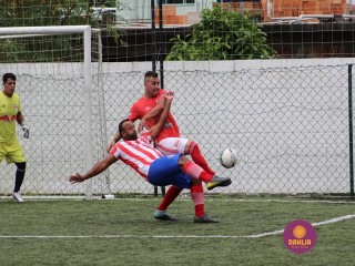 
<a style='margin-left: 5px;' class='btn btn-xs btn-social btn-facebook' href='https://www.facebook.com/sharer/sharer.php?u=https://www.boladovale.com.br/imgs/800-800-90/conteudo/fotos/1449/img0475.jpg' rel='popup' data-width='500' data-height='400'><i class='fa fa-facebook'></i>Compartilhar <span class='hidden-xs'>no Facebook</span>
</a> 
<a class='btn btn-default btn-xs' target='_blank' href='imgs/800-800-90/conteudo/fotos/1449/img0475.jpg'>
<span class='glyphicon glyphicon-cloud-download'></span> Salvar
</a> 
<span></span>