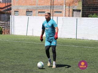 
<a style='margin-left: 5px;' class='btn btn-xs btn-social btn-facebook' href='https://www.facebook.com/sharer/sharer.php?u=https://www.boladovale.com.br/imgs/800-800-90/conteudo/fotos/1450/img0720.jpg' rel='popup' data-width='500' data-height='400'><i class='fa fa-facebook'></i>Compartilhar <span class='hidden-xs'>no Facebook</span>
</a> 
<a class='btn btn-default btn-xs' target='_blank' href='imgs/800-800-90/conteudo/fotos/1450/img0720.jpg'>
<span class='glyphicon glyphicon-cloud-download'></span> Salvar
</a> 
<span></span>
