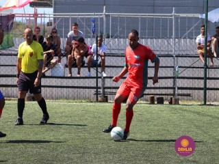 
<a style='margin-left: 5px;' class='btn btn-xs btn-social btn-facebook' href='https://www.facebook.com/sharer/sharer.php?u=https://www.boladovale.com.br/imgs/800-800-90/conteudo/fotos/1450/img0766.jpg' rel='popup' data-width='500' data-height='400'><i class='fa fa-facebook'></i>Compartilhar <span class='hidden-xs'>no Facebook</span>
</a> 
<a class='btn btn-default btn-xs' target='_blank' href='imgs/800-800-90/conteudo/fotos/1450/img0766.jpg'>
<span class='glyphicon glyphicon-cloud-download'></span> Salvar
</a> 
<span></span>
