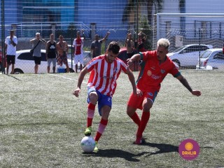 
<a style='margin-left: 5px;' class='btn btn-xs btn-social btn-facebook' href='https://www.facebook.com/sharer/sharer.php?u=https://www.boladovale.com.br/imgs/800-800-90/conteudo/fotos/1450/img0797.jpg' rel='popup' data-width='500' data-height='400'><i class='fa fa-facebook'></i>Compartilhar <span class='hidden-xs'>no Facebook</span>
</a> 
<a class='btn btn-default btn-xs' target='_blank' href='imgs/800-800-90/conteudo/fotos/1450/img0797.jpg'>
<span class='glyphicon glyphicon-cloud-download'></span> Salvar
</a> 
<span></span>