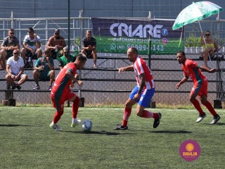 
<a style='margin-left: 5px;' class='btn btn-xs btn-social btn-facebook' href='https://www.facebook.com/sharer/sharer.php?u=https://www.boladovale.com.br/imgs/800-800-90/conteudo/fotos/1450/img0799.jpg' rel='popup' data-width='500' data-height='400'><i class='fa fa-facebook'></i>Compartilhar <span class='hidden-xs'>no Facebook</span>
</a> 
<a class='btn btn-default btn-xs' target='_blank' href='imgs/800-800-90/conteudo/fotos/1450/img0799.jpg'>
<span class='glyphicon glyphicon-cloud-download'></span> Salvar
</a> 
<span></span>