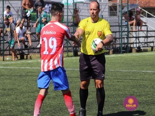 
<a style='margin-left: 5px;' class='btn btn-xs btn-social btn-facebook' href='https://www.facebook.com/sharer/sharer.php?u=https://www.boladovale.com.br/imgs/800-800-90/conteudo/fotos/1450/img0848.jpg' rel='popup' data-width='500' data-height='400'><i class='fa fa-facebook'></i>Compartilhar <span class='hidden-xs'>no Facebook</span>
</a> 
<a class='btn btn-default btn-xs' target='_blank' href='imgs/800-800-90/conteudo/fotos/1450/img0848.jpg'>
<span class='glyphicon glyphicon-cloud-download'></span> Salvar
</a> 
<span></span>