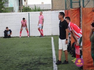 
<a style='margin-left: 5px;' class='btn btn-xs btn-social btn-facebook' href='https://www.facebook.com/sharer/sharer.php?u=https://www.boladovale.com.br/imgs/800-800-90/conteudo/fotos/1451/img0570.jpg' rel='popup' data-width='500' data-height='400'><i class='fa fa-facebook'></i>Compartilhar <span class='hidden-xs'>no Facebook</span>
</a> 
<a class='btn btn-default btn-xs' target='_blank' href='imgs/800-800-90/conteudo/fotos/1451/img0570.jpg'>
<span class='glyphicon glyphicon-cloud-download'></span> Salvar
</a> 
<span></span>