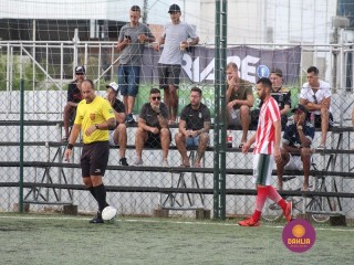 
<a style='margin-left: 5px;' class='btn btn-xs btn-social btn-facebook' href='https://www.facebook.com/sharer/sharer.php?u=https://www.boladovale.com.br/imgs/800-800-90/conteudo/fotos/1451/img0576.jpg' rel='popup' data-width='500' data-height='400'><i class='fa fa-facebook'></i>Compartilhar <span class='hidden-xs'>no Facebook</span>
</a> 
<a class='btn btn-default btn-xs' target='_blank' href='imgs/800-800-90/conteudo/fotos/1451/img0576.jpg'>
<span class='glyphicon glyphicon-cloud-download'></span> Salvar
</a> 
<span></span>