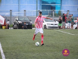 
<a style='margin-left: 5px;' class='btn btn-xs btn-social btn-facebook' href='https://www.facebook.com/sharer/sharer.php?u=https://www.boladovale.com.br/imgs/800-800-90/conteudo/fotos/1451/img0626.jpg' rel='popup' data-width='500' data-height='400'><i class='fa fa-facebook'></i>Compartilhar <span class='hidden-xs'>no Facebook</span>
</a> 
<a class='btn btn-default btn-xs' target='_blank' href='imgs/800-800-90/conteudo/fotos/1451/img0626.jpg'>
<span class='glyphicon glyphicon-cloud-download'></span> Salvar
</a> 
<span></span>