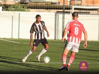 
<a style='margin-left: 5px;' class='btn btn-xs btn-social btn-facebook' href='https://www.facebook.com/sharer/sharer.php?u=https://www.boladovale.com.br/imgs/800-800-90/conteudo/fotos/1451/img0681.jpg' rel='popup' data-width='500' data-height='400'><i class='fa fa-facebook'></i>Compartilhar <span class='hidden-xs'>no Facebook</span>
</a> 
<a class='btn btn-default btn-xs' target='_blank' href='imgs/800-800-90/conteudo/fotos/1451/img0681.jpg'>
<span class='glyphicon glyphicon-cloud-download'></span> Salvar
</a> 
<span></span>