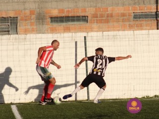 
<a style='margin-left: 5px;' class='btn btn-xs btn-social btn-facebook' href='https://www.facebook.com/sharer/sharer.php?u=https://www.boladovale.com.br/imgs/800-800-90/conteudo/fotos/1451/img0693.jpg' rel='popup' data-width='500' data-height='400'><i class='fa fa-facebook'></i>Compartilhar <span class='hidden-xs'>no Facebook</span>
</a> 
<a class='btn btn-default btn-xs' target='_blank' href='imgs/800-800-90/conteudo/fotos/1451/img0693.jpg'>
<span class='glyphicon glyphicon-cloud-download'></span> Salvar
</a> 
<span></span>