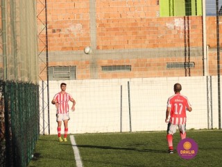 
<a style='margin-left: 5px;' class='btn btn-xs btn-social btn-facebook' href='https://www.facebook.com/sharer/sharer.php?u=https://www.boladovale.com.br/imgs/800-800-90/conteudo/fotos/1451/img0696.jpg' rel='popup' data-width='500' data-height='400'><i class='fa fa-facebook'></i>Compartilhar <span class='hidden-xs'>no Facebook</span>
</a> 
<a class='btn btn-default btn-xs' target='_blank' href='imgs/800-800-90/conteudo/fotos/1451/img0696.jpg'>
<span class='glyphicon glyphicon-cloud-download'></span> Salvar
</a> 
<span></span>