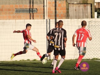 
<a style='margin-left: 5px;' class='btn btn-xs btn-social btn-facebook' href='https://www.facebook.com/sharer/sharer.php?u=https://www.boladovale.com.br/imgs/800-800-90/conteudo/fotos/1451/img0698.jpg' rel='popup' data-width='500' data-height='400'><i class='fa fa-facebook'></i>Compartilhar <span class='hidden-xs'>no Facebook</span>
</a> 
<a class='btn btn-default btn-xs' target='_blank' href='imgs/800-800-90/conteudo/fotos/1451/img0698.jpg'>
<span class='glyphicon glyphicon-cloud-download'></span> Salvar
</a> 
<span></span>