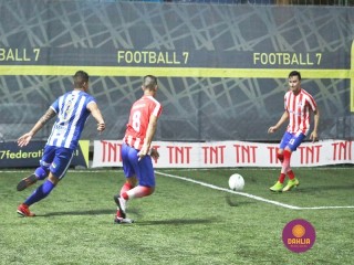 
<a style='margin-left: 5px;' class='btn btn-xs btn-social btn-facebook' href='https://www.facebook.com/sharer/sharer.php?u=https://www.boladovale.com.br/imgs/800-800-90/conteudo/fotos/1452/img1078.jpg' rel='popup' data-width='500' data-height='400'><i class='fa fa-facebook'></i>Compartilhar <span class='hidden-xs'>no Facebook</span>
</a> 
<a class='btn btn-default btn-xs' target='_blank' href='imgs/800-800-90/conteudo/fotos/1452/img1078.jpg'>
<span class='glyphicon glyphicon-cloud-download'></span> Salvar
</a> 
<span></span>