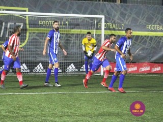 
<a style='margin-left: 5px;' class='btn btn-xs btn-social btn-facebook' href='https://www.facebook.com/sharer/sharer.php?u=https://www.boladovale.com.br/imgs/800-800-90/conteudo/fotos/1452/img1088.jpg' rel='popup' data-width='500' data-height='400'><i class='fa fa-facebook'></i>Compartilhar <span class='hidden-xs'>no Facebook</span>
</a> 
<a class='btn btn-default btn-xs' target='_blank' href='imgs/800-800-90/conteudo/fotos/1452/img1088.jpg'>
<span class='glyphicon glyphicon-cloud-download'></span> Salvar
</a> 
<span></span>