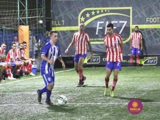 
<a style='margin-left: 5px;' class='btn btn-xs btn-social btn-facebook' href='https://www.facebook.com/sharer/sharer.php?u=https://www.boladovale.com.br/imgs/800-800-90/conteudo/fotos/1452/img1106.jpg' rel='popup' data-width='500' data-height='400'><i class='fa fa-facebook'></i>Compartilhar <span class='hidden-xs'>no Facebook</span>
</a> 
<a class='btn btn-default btn-xs' target='_blank' href='imgs/800-800-90/conteudo/fotos/1452/img1106.jpg'>
<span class='glyphicon glyphicon-cloud-download'></span> Salvar
</a> 
<span></span>