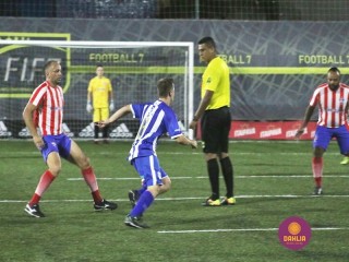 
<a style='margin-left: 5px;' class='btn btn-xs btn-social btn-facebook' href='https://www.facebook.com/sharer/sharer.php?u=https://www.boladovale.com.br/imgs/800-800-90/conteudo/fotos/1452/img1107.jpg' rel='popup' data-width='500' data-height='400'><i class='fa fa-facebook'></i>Compartilhar <span class='hidden-xs'>no Facebook</span>
</a> 
<a class='btn btn-default btn-xs' target='_blank' href='imgs/800-800-90/conteudo/fotos/1452/img1107.jpg'>
<span class='glyphicon glyphicon-cloud-download'></span> Salvar
</a> 
<span></span>