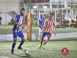 
<a style='margin-left: 5px;' class='btn btn-xs btn-social btn-facebook' href='https://www.facebook.com/sharer/sharer.php?u=https://www.boladovale.com.br/imgs/800-800-90/conteudo/fotos/1452/img1120.jpg' rel='popup' data-width='500' data-height='400'><i class='fa fa-facebook'></i>Compartilhar <span class='hidden-xs'>no Facebook</span>
</a> 
<a class='btn btn-default btn-xs' target='_blank' href='imgs/800-800-90/conteudo/fotos/1452/img1120.jpg'>
<span class='glyphicon glyphicon-cloud-download'></span> Salvar
</a> 
<span></span>