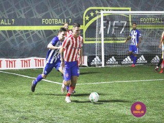 
<a style='margin-left: 5px;' class='btn btn-xs btn-social btn-facebook' href='https://www.facebook.com/sharer/sharer.php?u=https://www.boladovale.com.br/imgs/800-800-90/conteudo/fotos/1452/img1142.jpg' rel='popup' data-width='500' data-height='400'><i class='fa fa-facebook'></i>Compartilhar <span class='hidden-xs'>no Facebook</span>
</a> 
<a class='btn btn-default btn-xs' target='_blank' href='imgs/800-800-90/conteudo/fotos/1452/img1142.jpg'>
<span class='glyphicon glyphicon-cloud-download'></span> Salvar
</a> 
<span></span>